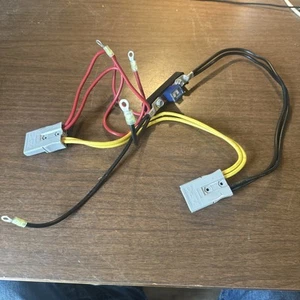 Connettore cavo alimentazione APC Smart UPS 2200 SBS50 con fusibile ottime condizioni - Foto 1 di 7