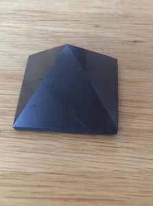 Small Shungite Pyramid 4cm. Karelia. Protection from EMF & Geopathic Stress - Picture 1 of 7