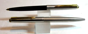 SET OF 2 CENTER CLICK BALLPOINT PENS-USES PARKER REFILLS/FREE GIFT BOX - Bild 1 von 3