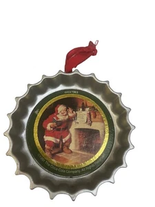 Coca Cola Babbo Natale Tappo Bottiglia Decorazione Natalizia Festività - Foto 1 di 2