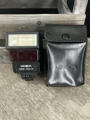 Minolta Maxxum 2800 AF Flash - AS IS - battery Area Has Sone Corrosion. - Image 1 of 4