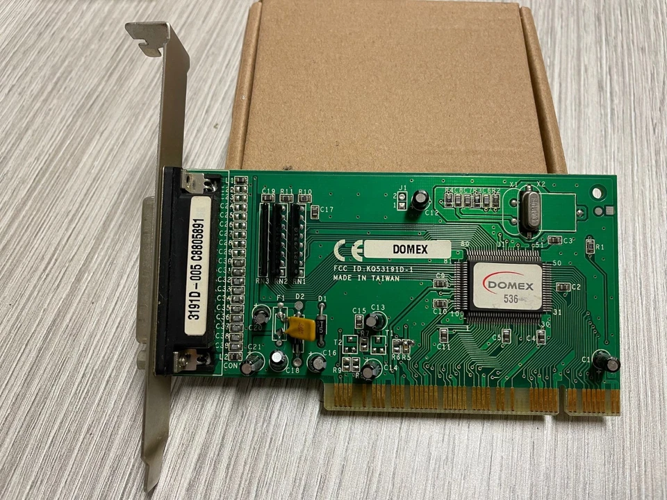 Controller SCSI Domex 536, PCI, connettore esterno SCSI. Ottime condizioni. - Immagine 1 di 2