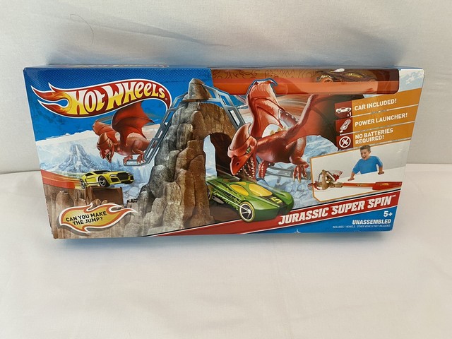 2011 Hot Wheels T-Rex Takedown Track Play Set Dino Sounds 18 Cars - Sealed  Rare