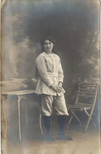 2 CARTES-PHOTOS Légende "Me Reconnaissez-vous?" adressé à Melle BERGON Montagnac - Picture 1 of 4