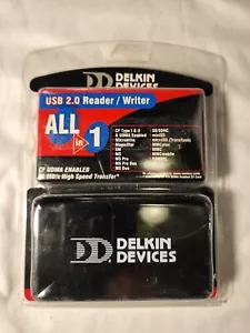 Delkin Devices 18-in-1 USB 2.0 Flash Memory Card Reader Free S/H - Picture 1 of 2