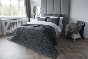 Porto Pebble Affect Design Lightly Quilted Bedspread Charcoal Grey 260cm x 260cm - Picture 1 of 3