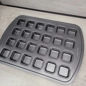 Padella Brownie Chef Coccolata 24 Fori Teglia da Cucina OTTIMA  - Foto 1 di 4