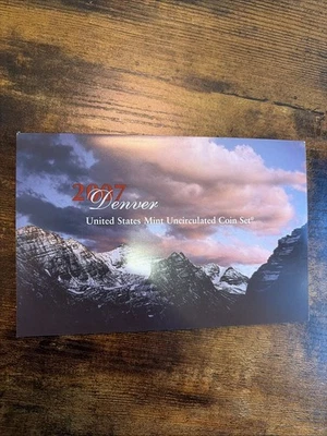 2007 Denver 14 Coin Uncirculated US Mint Set With COA - Image 1 of 4