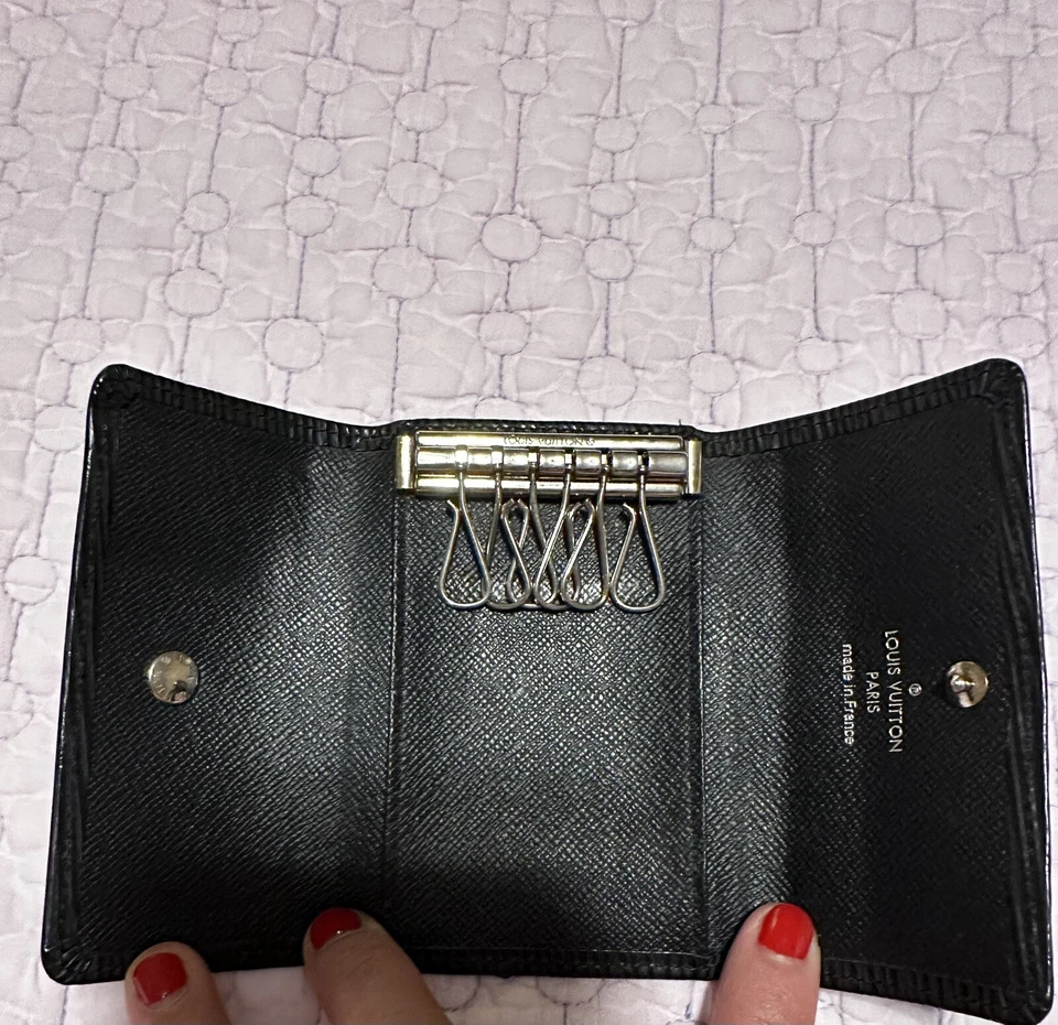 Autêntico Louis Vuitton Epi Key Case Preto Noir Prata Hardware - Imagem 1 de 4