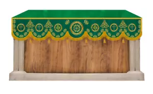Traditional Superfrontal Adorned with Golden Embroidered Trims - Picture 1 of 24