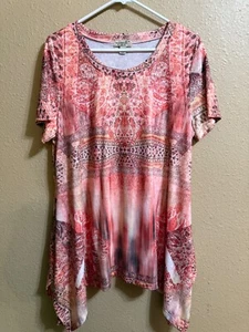 ONE WORLD SHARK BITE TUNIC TOP BLOUSE SZ MEDIUM PEACH PRINT STRETCH SHORT SLVS - Picture 1 of 3