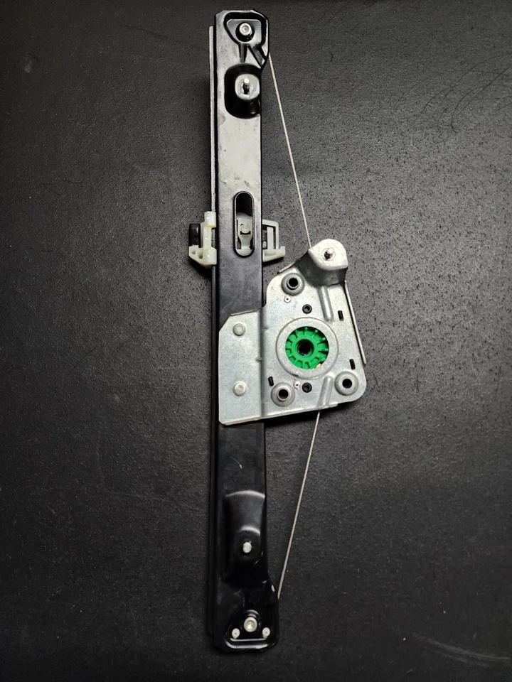 Regulador ventana trasera izquierda bmw 2007-2012 serie 3 (tipo clip actualizado) Foto 1 de 3