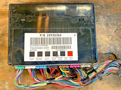 Chevrolet GMC Body Control Module BCM 20935350 OEM - Image 1 of 3