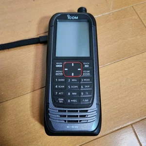 ICOM IC-R30 Handheld Scanner Radio Wide Band FM/AM/SSB/CW - Picture 1 of 8