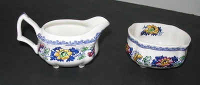 Crema y azucarero Wedgwood Old Castle England Foto 1 de 4