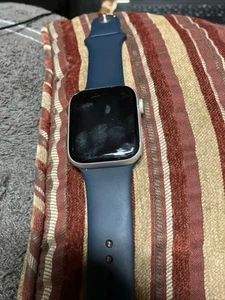 Apple Watch Series 4 44mm Blue Band (LOCKED) GPS/ Water Resistant 50-M - Photo 1 sur 5