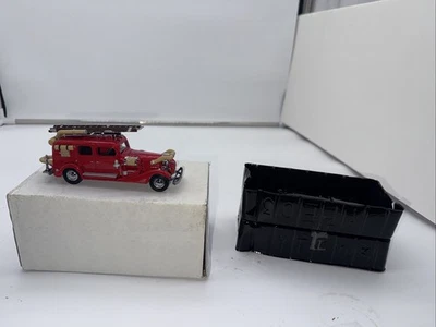 Matchbox Models of Yesteryear 1933 Cadillac V-16 Fire Wagon Truck YFE03 - Image 1 of 4