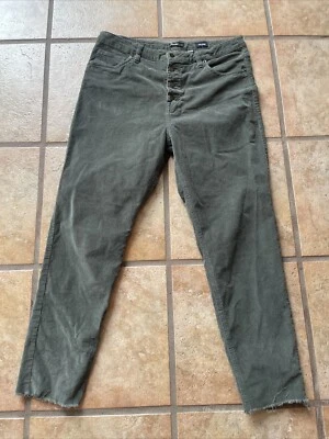 Pantalones de pana ajustados de tiro alto Supplies para mujer 14 botones-volar dobladillo crudo verde militar Foto 1 de 4