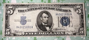 1934 A $5 Dollar Silver Bill Federal Reserve Note Circulated - US Paper Money ๐ณ - Picture 1 of 2