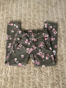 H&M grey/pink/white floral pants Size 5-6Y - Picture 1 of 4