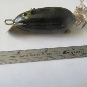 FISHING LURE MOONLIGHT 2¼" VINTAGE WOOD EARLY MOUSE RED CRYSTAL EYES BLACK - Picture 1 of 5