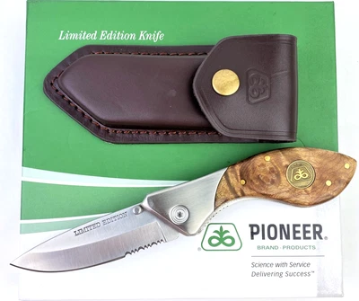 Marca Pioneer - Cuchillo Plegable de Bolsillo con Mango de Madera Edición Limitada y Estuche Foto 1 de 4