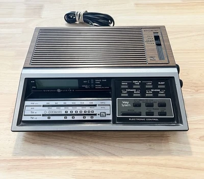 Vintage 1980's General Electric GE 7-4687A AM/FM Clock Radio TV Sound TESTED - Image 1 of 4