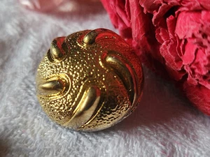 Gros bouton ancien en verre doré bombé à pied 2,2 cm D19F - Picture 1 of 5