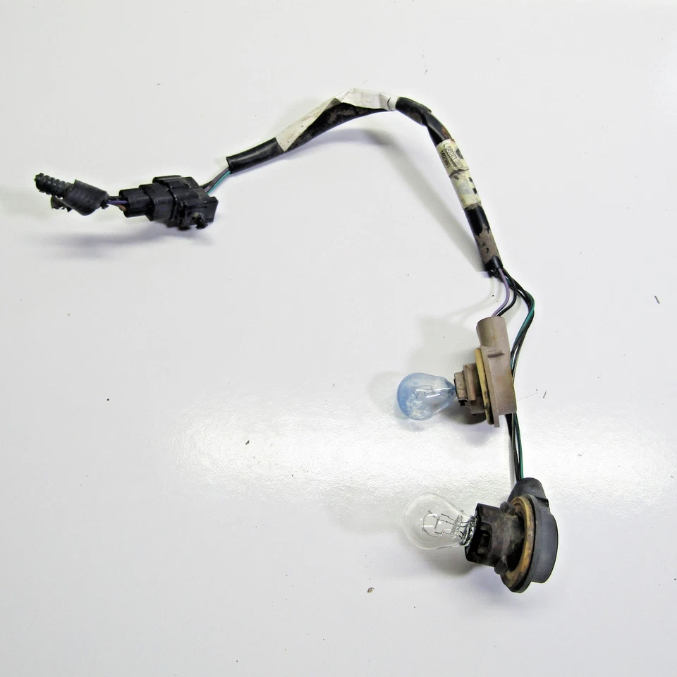 Arnés de cableado de luz trasera Dodge Ram 1500 2500 3500 1994-2002 56021369 OEM Foto 1 de 4