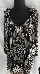 Túnica I-N-C Negra, Gris y Taupe Abstracta Plateada Escote Cuentas - Talla 1X ¡Nueva! - Imagen 1 de 3