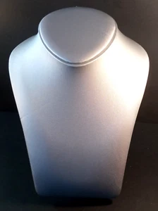 ESPOSITORE PER PREZIOSI / GIOIELLI DA VETRINA-A FORMA DI COLLO-BUSTO DA BANCO - Foto 1 di 24