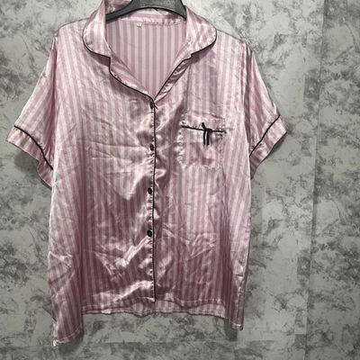 Conjunto Pijama Satinado Rayas Rosa y Blanco Talla 3XL, Excelente Estado Foto 1 de 4