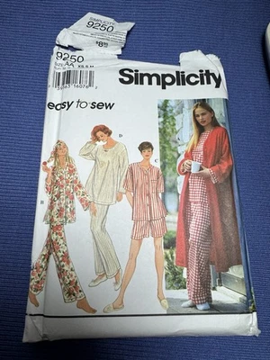 🌸 SIMPLICITY #9250 - LADIES CUTE SHORT or LONG PAJAMAS & ROBE PATTERN  XS-M FF - Image 1 of 4