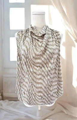 Blusa Banana Republic gola alta sem mangas tamanho P - Imagem 1 de 4