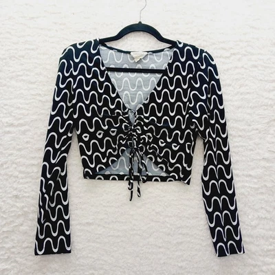 Blusa Talla M Recortada Negra Blanca Bruja Gótica Fairygoth Whimsycore Street Chic Foto 1 de 4