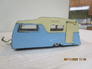 Dinky Toys # 188 creme/blau Wohnwagen mit vier Schlafplätzen und Tür 1961-63 Meccano Vintage - Bild 1 von 12