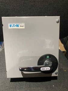 EATON 15KXTNC2F 20AMP FUSED SWITCHED DISCONNECTOR TPN (HRC FUSES FITTED) - Picture 1 of 2