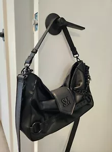 Neu mit Etikett Steve Madden Viral Umhängetasche Handtasche schwarz Tasche mit Charms Stil BBREGGY - Bild 1 von 12