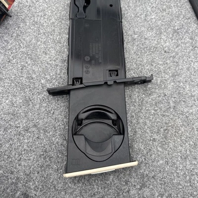 ПЕРЕДНЯЯ ПРАВАЯ ПРИБОРНАЯ ПАНЕЛЬ ПОДСТАКАННИК ДЛЯ BMW 328I 2007 - 2013 PN 51457127461 - Изображение 1 из 4