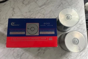 200 E3 WORKS CD-R 80min 700mb PERLWEISS bis 48x 2 versiegelte Spindeln in Box - Bild 1 von 3