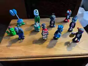 Plants vs. Zombies PVC Toy Lot - 11 Figures 2-4 inch - Foto 1 di 8