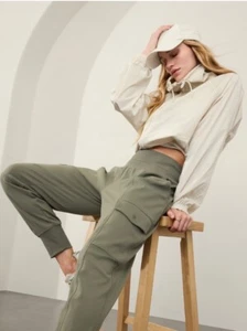 ATHLETA VENICE HIGH RISE CARGO JOGGERS IN MOSS GREEN SIZE XS NEW WITH TAGS - Picture 1 of 11