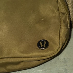 Lululemon Everywhere Gürteltasche BURNT Caramel - limitierte Farbe - Bild 1 von 16