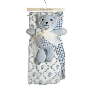 Laura Ashley blaue Babydecke Rosen Plaid & Plüschbär Geschenkset Lovey Kinderzimmer - Bild 1 von 8