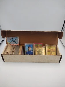 Over 100 Mixed Sports Cards From The 90s And Earlier Fast Shipping - Picture 1 of 2