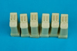 RB Model RB-35D14 1/35 US Army 5 Gallons Tanks (6 pcs) - Imagen 1 de 3