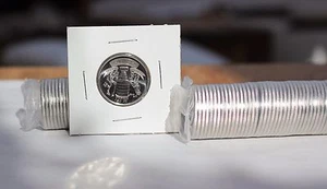 2017 CANADA 25¢ 125TH ANNIVERSARY OF STANLEY CUP NHL UNC QUARTER from Bank Roll - Picture 1 of 2