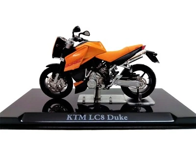 Modellino Moto KTM LC8 Duke in Scala 1:24 con Teca in Plexiglass - Immagine 1 di 4