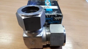 SS-2000-9 1.1/4"OD UNION ELBOW 90 DEGREE 316SS - Picture 1 of 1