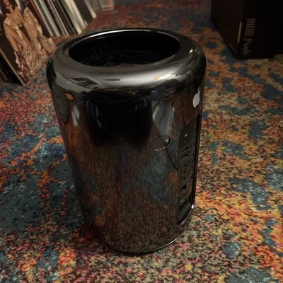 Apple Mac Pro Xeon  3.5GHz 6 Core intel Xeon E5  32GB RAM 500gb hdd music prod - Image 1 of 4